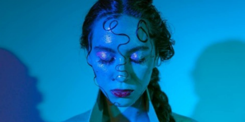 Abby Diamond – Irrelevant (Prod. Slenderbodies) img