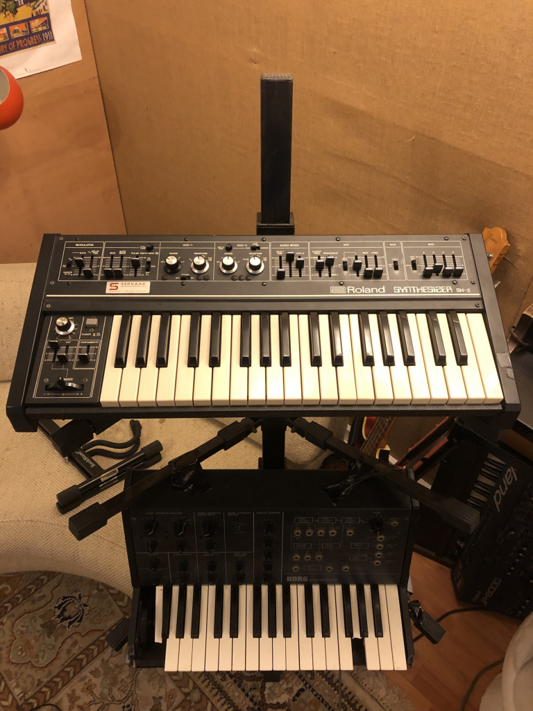 Roland SH 2